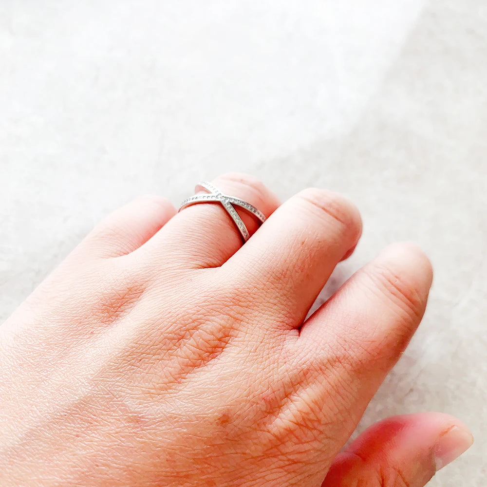 Minimalist Geometric Ring