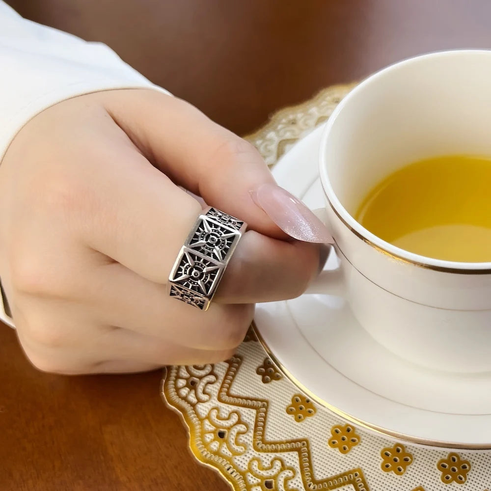 Vintage Compass Black Ring