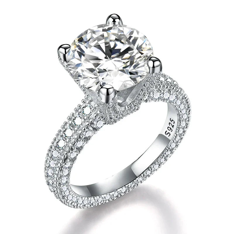 Luxury 5CT Round Cut VVS1 D Color Engagement Ring for Women.