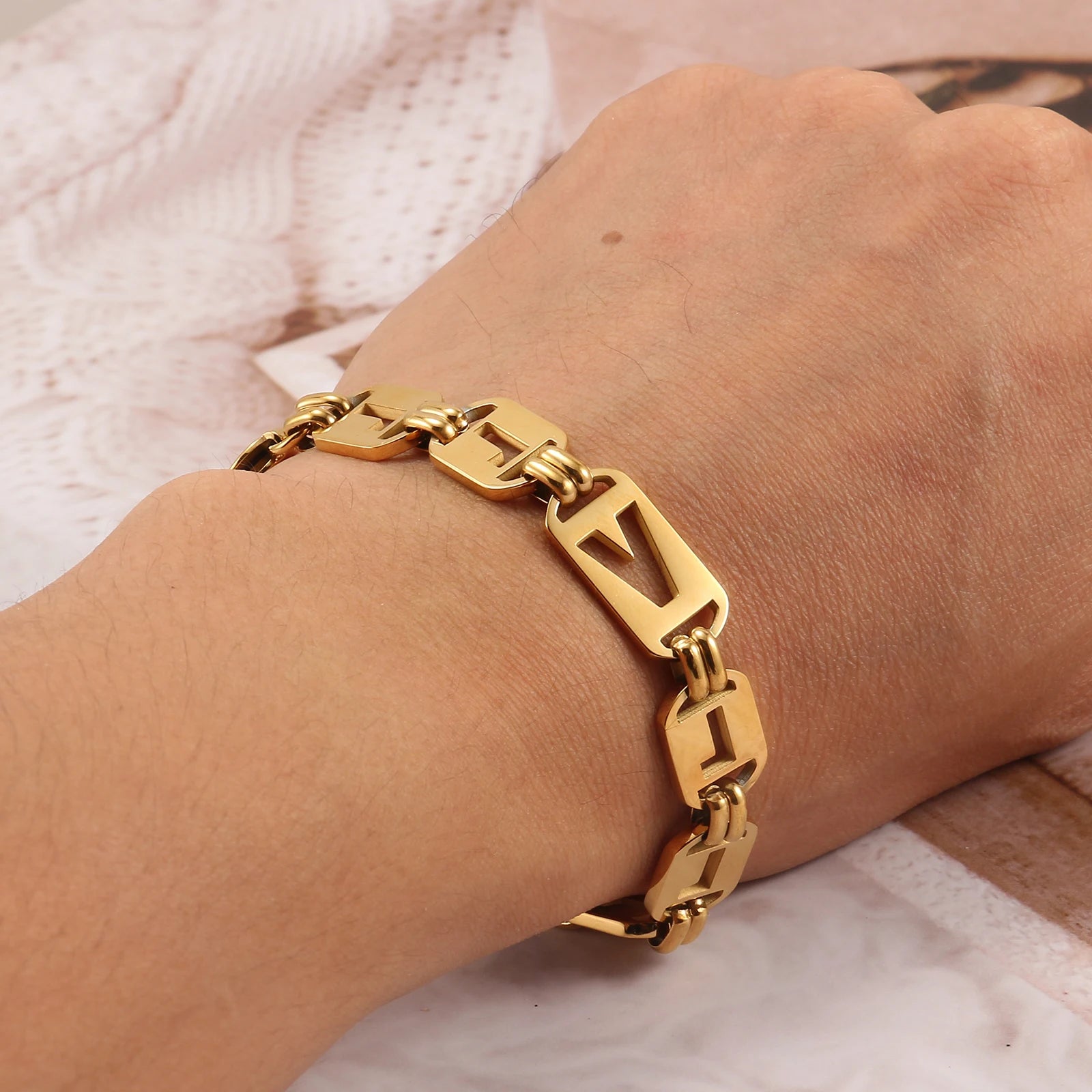 Luxury Gold/Silver LV Chain, Unisex Jewelry Set