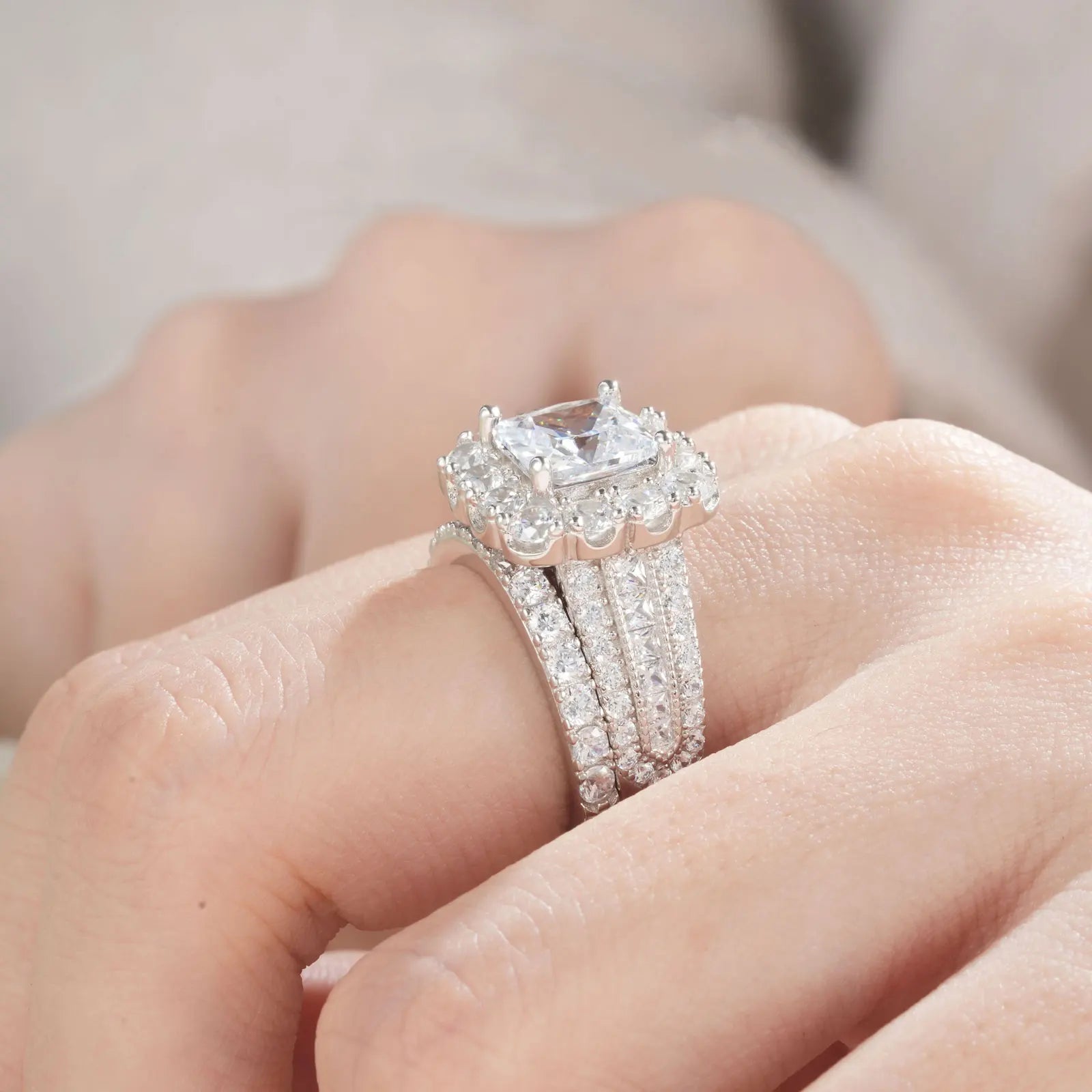 Halo Princess-cut 2-piece Wedding Ring Set