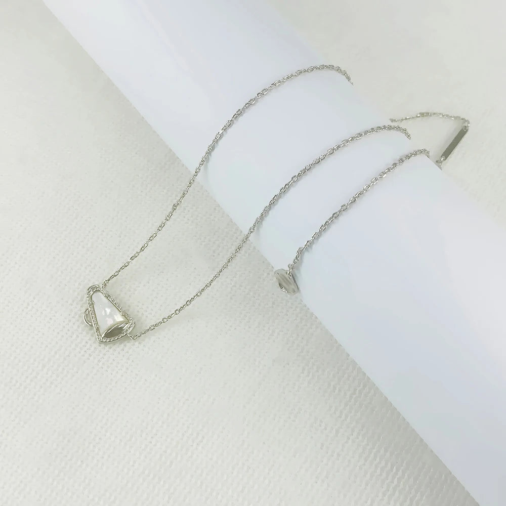 Kendra Scott Cheer Pendant Necklace in White Mother-of-Pear