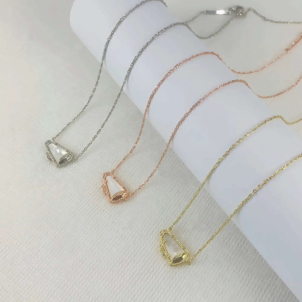 Kendra Scott Cheer Pendant Necklace in White Mother-of-Pear