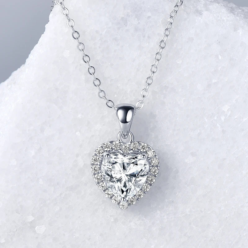 Eternal Glow Heart Pendant 2CT Moissanite Necklace