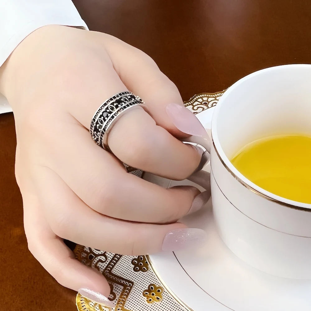 Black Ornament Ring – Vintage Sterling Silver Jewelry | Elegant Geometric Design