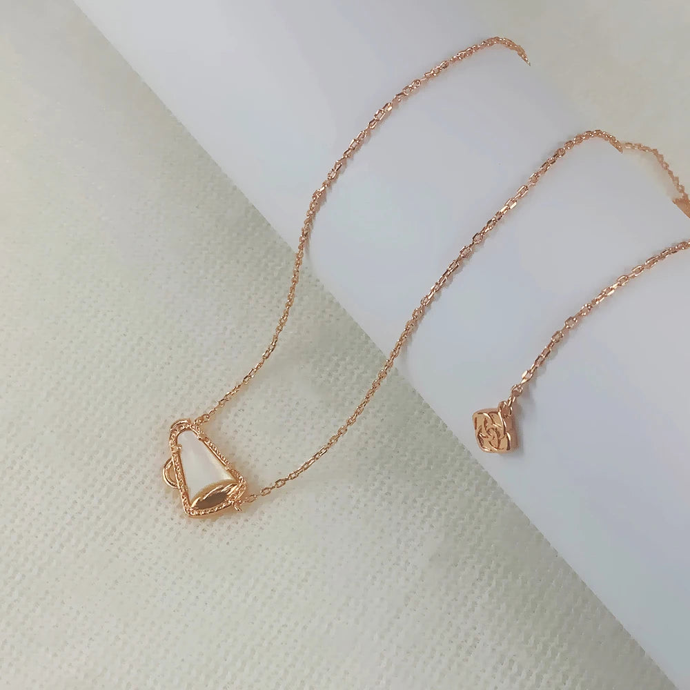 Kendra Scott Cheer Pendant Necklace in White Mother-of-Pear