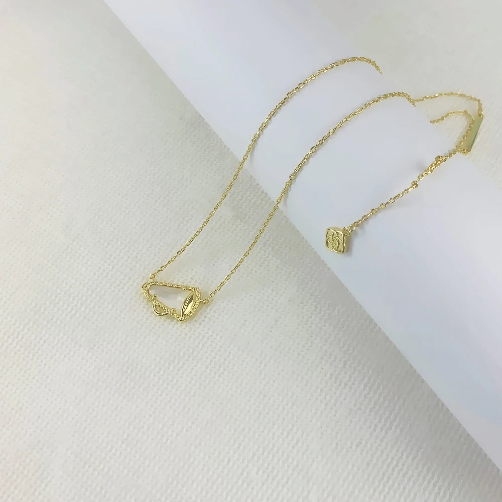 Kendra Scott Cheer Pendant Necklace in White Mother-of-Pear