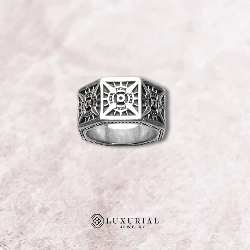 Vintage Compass Black Ring