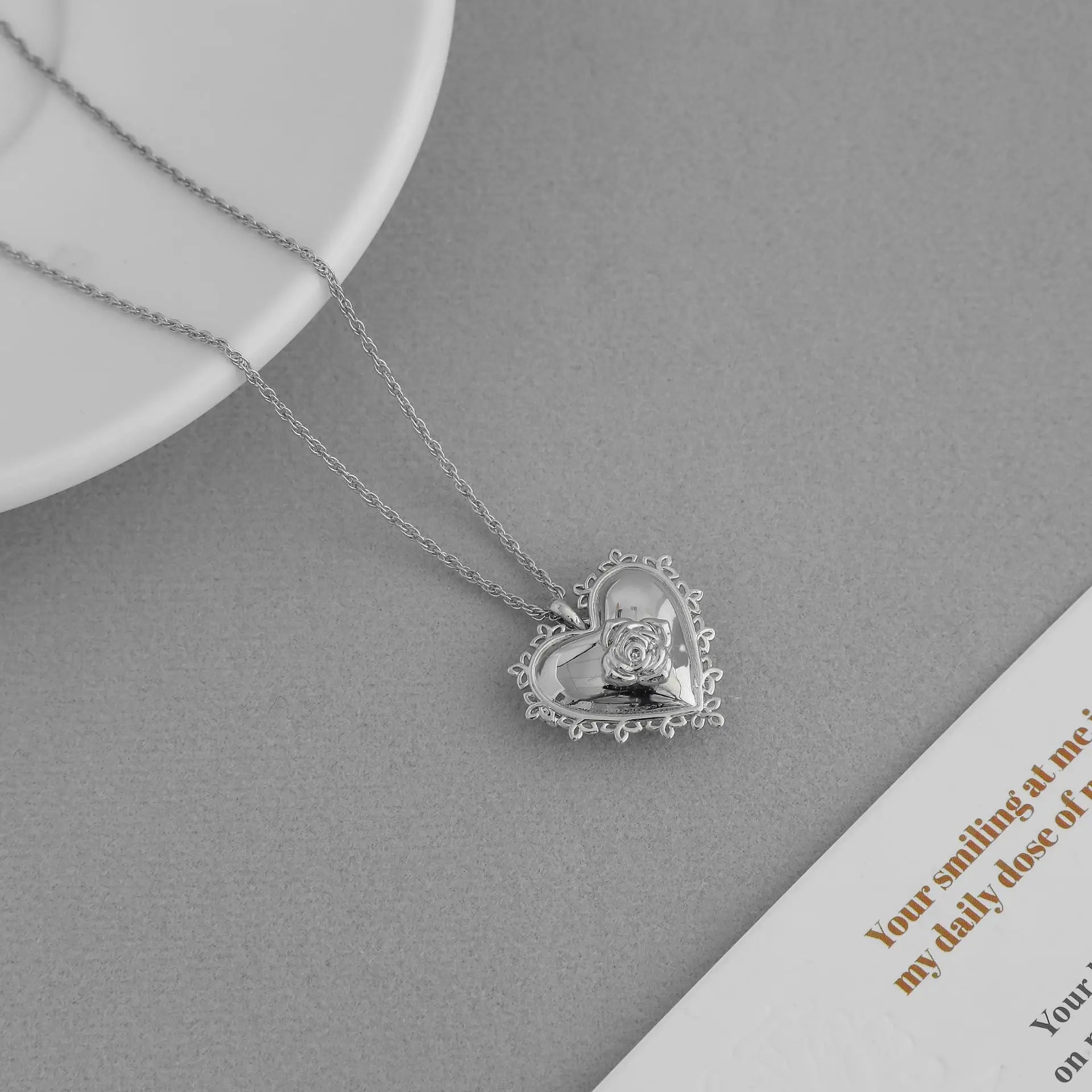 Kendra Scott Gold Lock & Rose Pendant Necklace – Love Clavicle Chain, Trendy Romantic