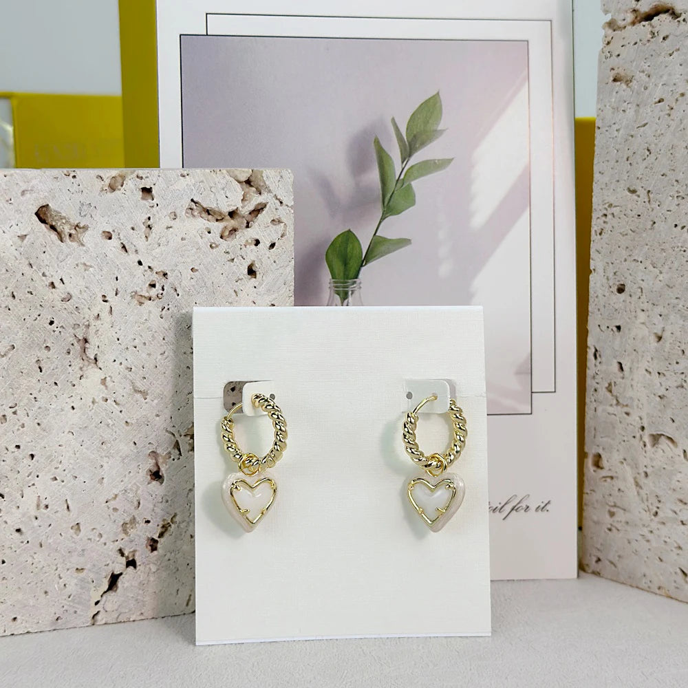 Ari Heart Necklace & Earrings Set – Gold Enamel Frame with Ivory Mother-of-Pearl- Kendra Scott
