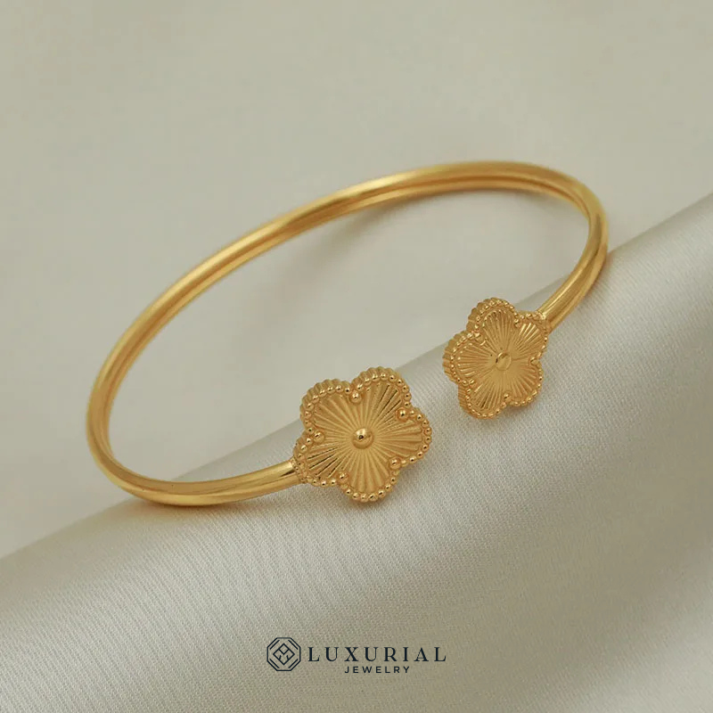 Classic Stainless Steel Flower Bracelet for Women | Elegant & Rust-proof Simple Style